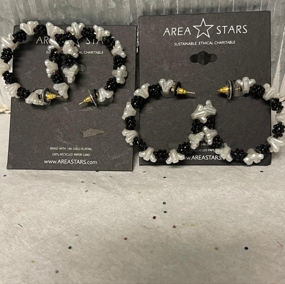 NWT Beaded Hoop Earrings Area Stars 2 Set Together - Picture 2 of 2